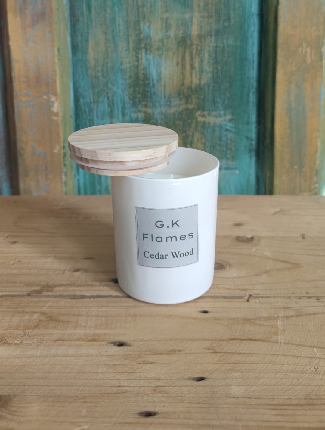 White Jar Cedar Wood Scented Candle
